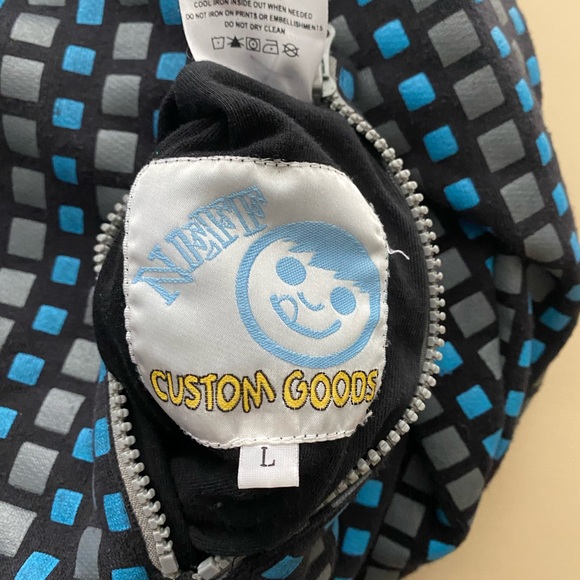 Neff reversible jacket/hoodie - Picture 4 of 13